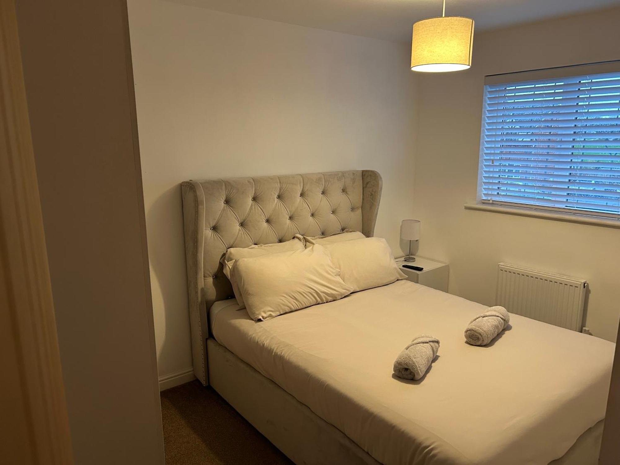 Fresh, Fully Equipped Modern House Sleep 5 Kiveton Park